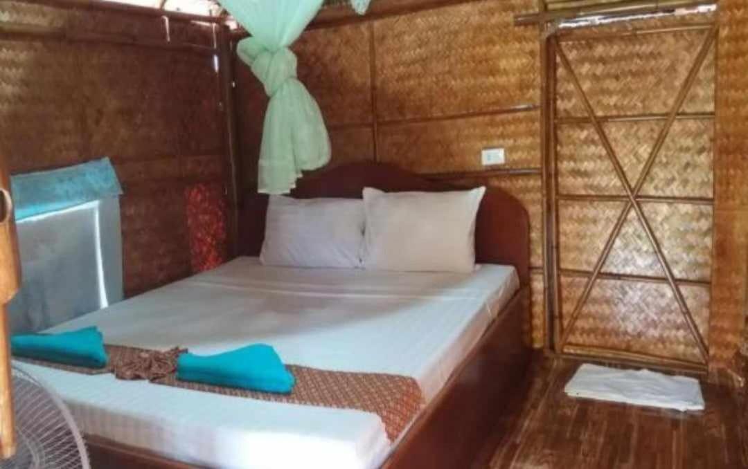 Bungalow with Fan